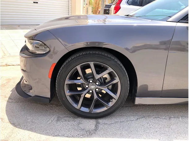 Car image 9