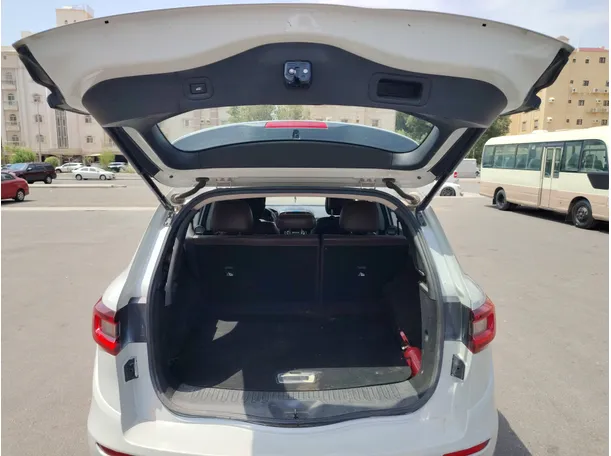 Car image 23