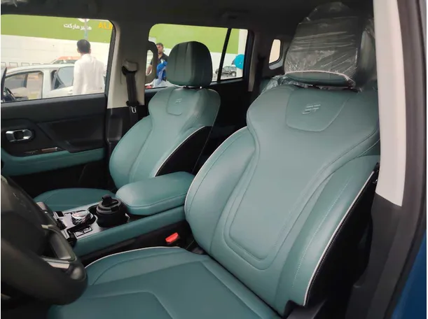 Car image 13