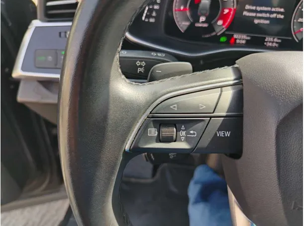 Car image 47