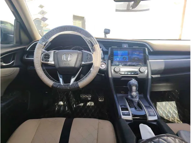 Car image 21
