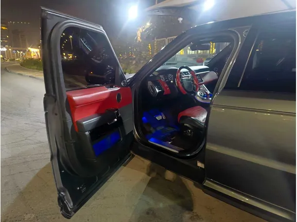 Car image 12