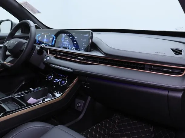 Car image 10