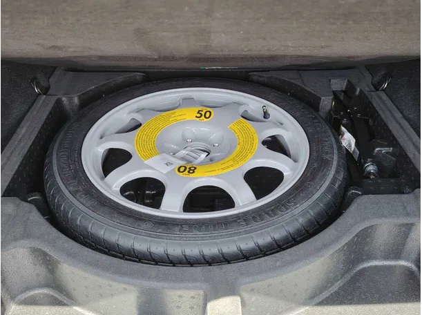 Car image 37