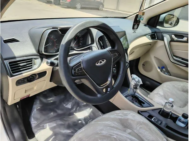 Car image 13