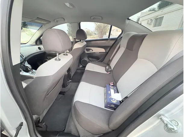 Car image 8