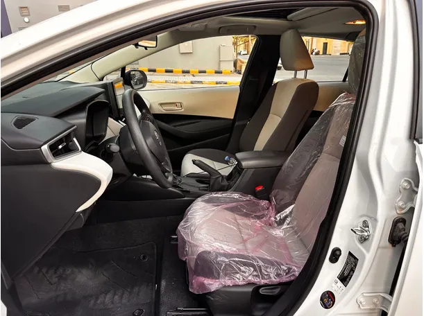 Car image 12