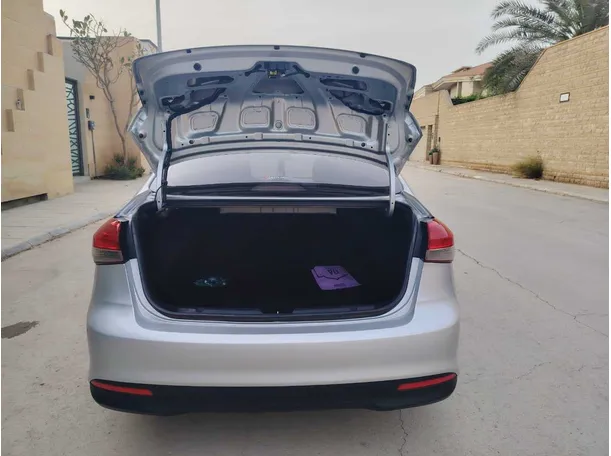 Car image 22
