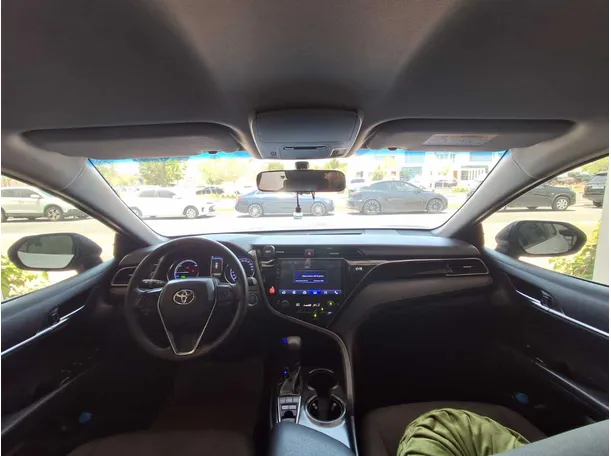 Car image 19