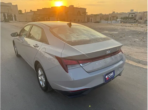 Car image 7