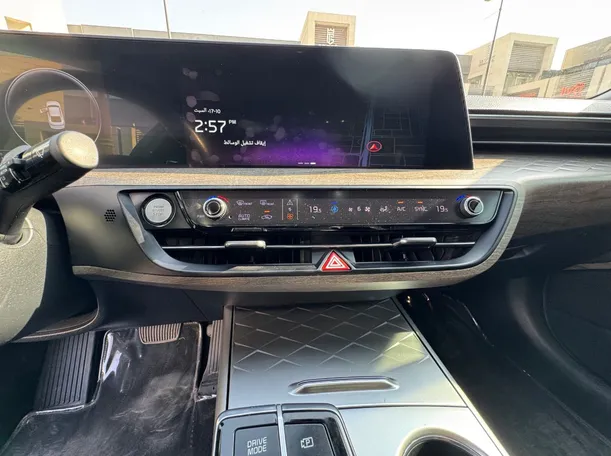 Car image 17