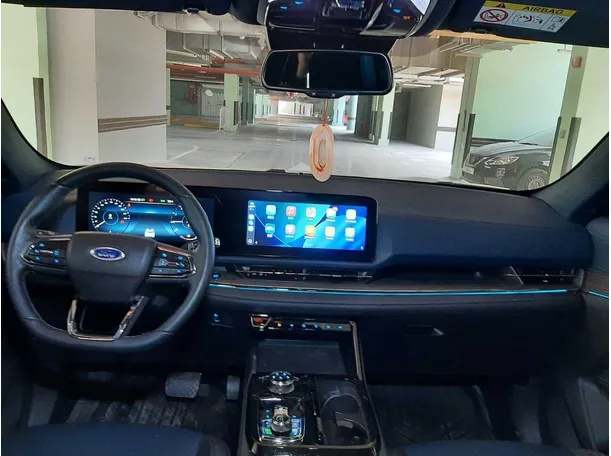 Car image 15