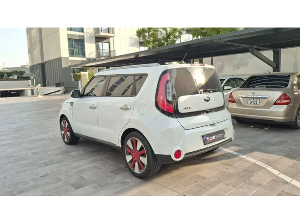 Car image 7