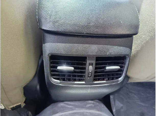 Car image 34