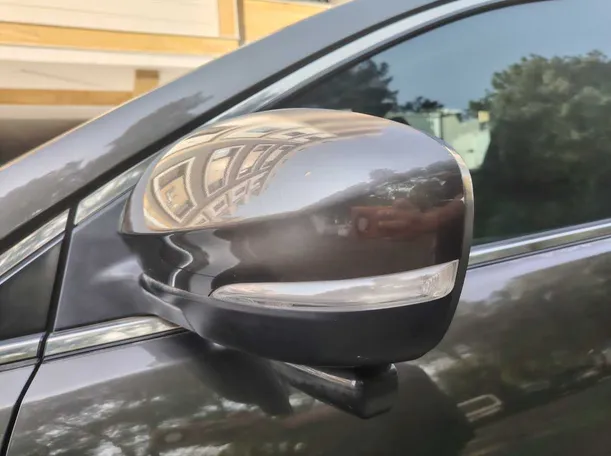Car image 29