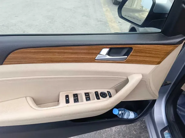 Car image 32