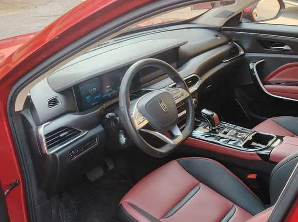 Car image 12