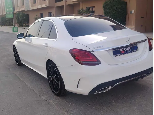 Car image 7