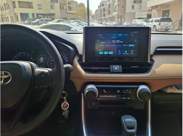 Car image 16