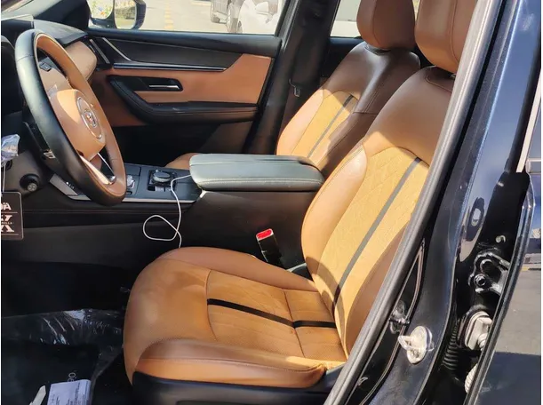Car image 13