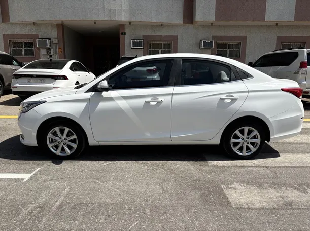 Car image 8