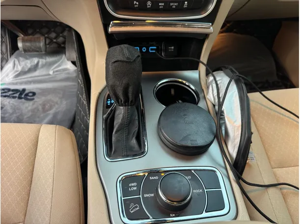 Car image 15