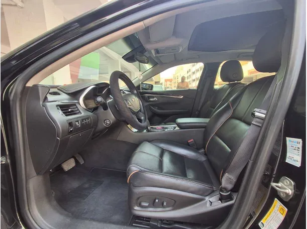 Car image 12