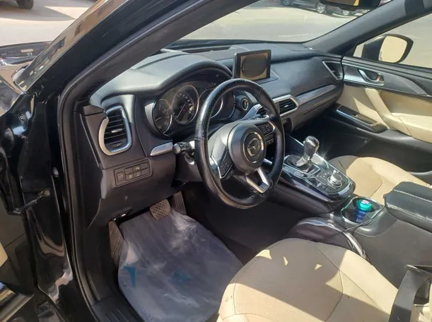 Car image 10