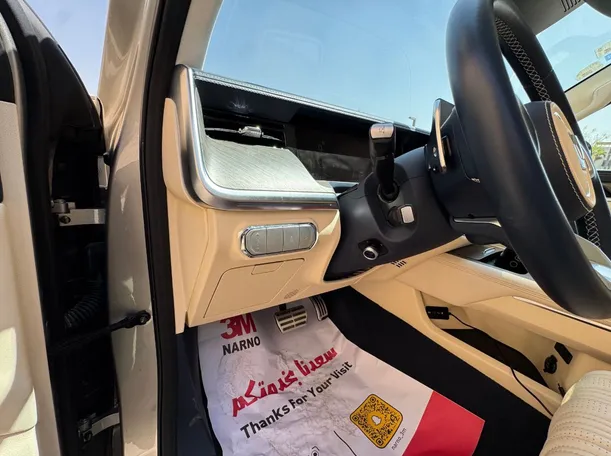 Car image 24