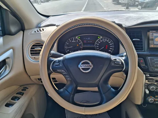 Car image 18
