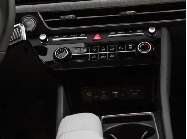 Car image 8