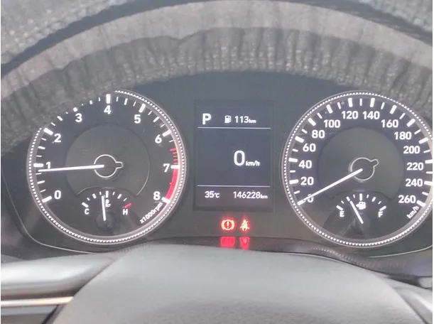 Car image 24