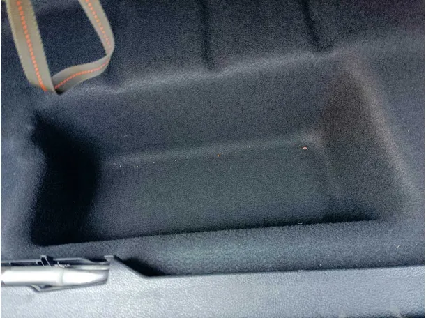 Car image 36