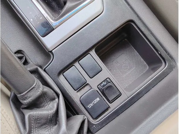 Car image 21