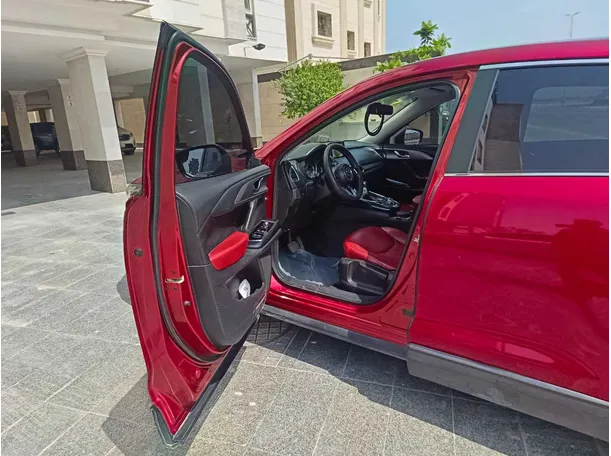 Car image 11