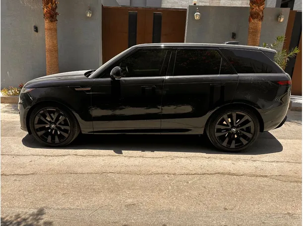 Car image 8