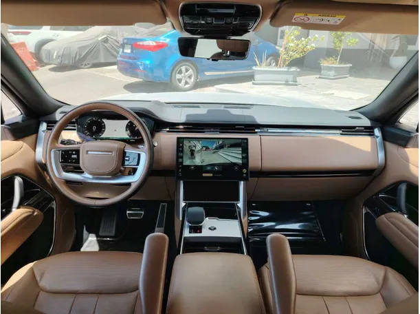 Car image 19