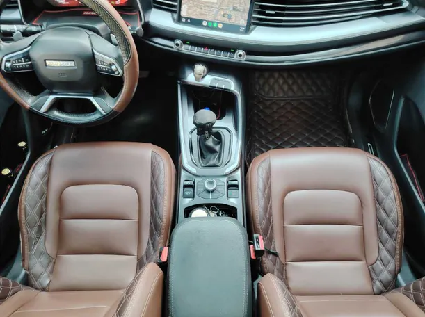Car image 19