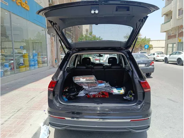 Car image 25