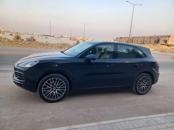 Car image 8