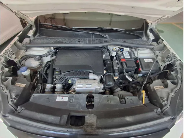 Car image 19