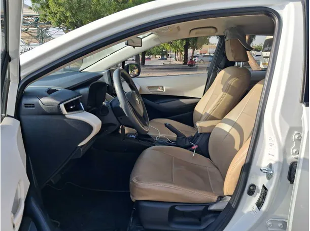 Car image 12