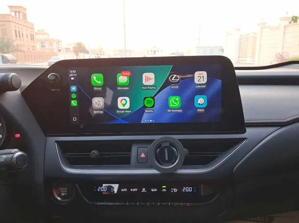 Car image 14