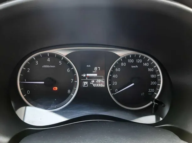 Car image 18