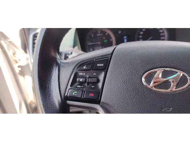 Car image 26