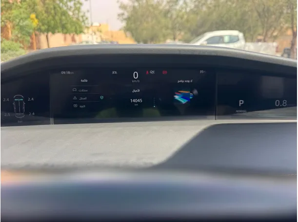 Car image 19