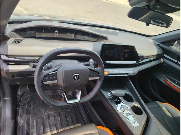 Car image 13