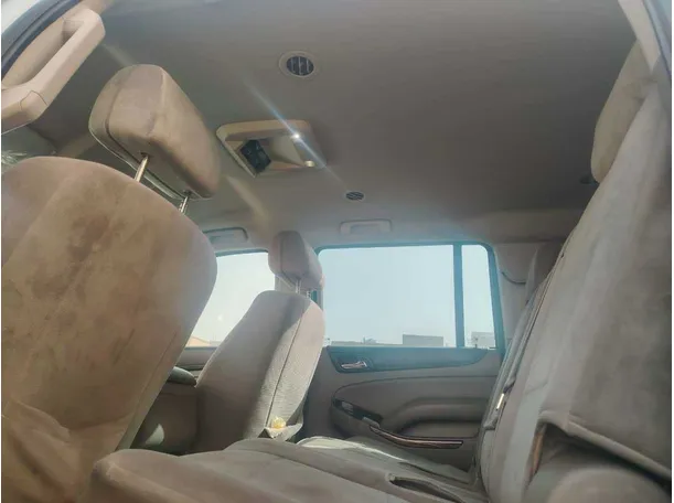 Car image 19