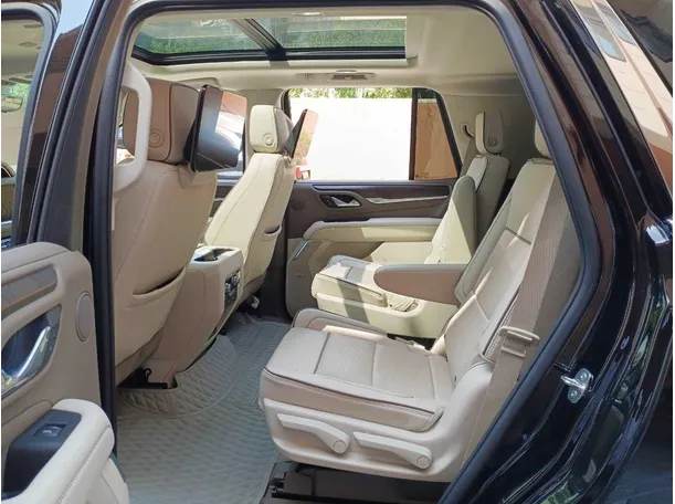 Car image 13