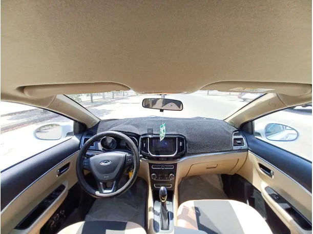 Car image 13